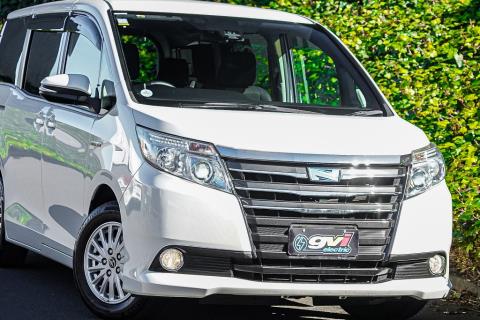 2017 Toyota Noah G / Voxy Hybrid - Thumbnail