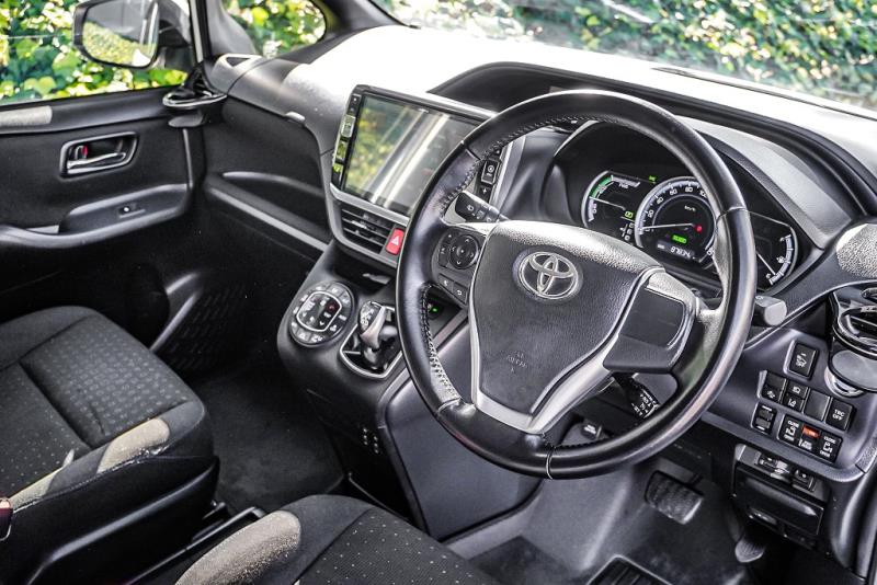2017 Toyota Noah G / Voxy Hybrid