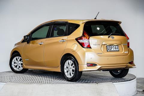 2018 Nissan Note e-Power Medalist - Thumbnail