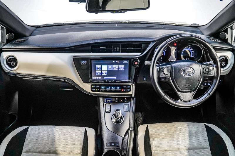 2016 Toyota Auris Hybrid G Modellista
