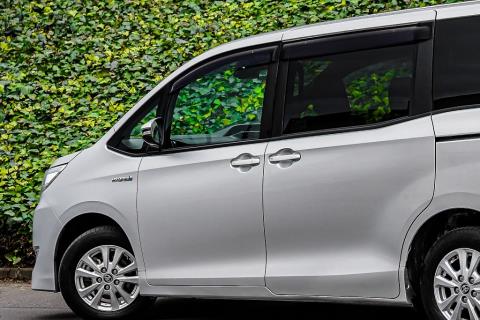 2019 Toyota Noah Hybrid G / Voxy - Thumbnail