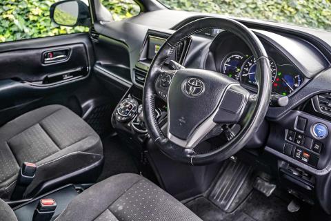 2019 Toyota Noah Hybrid G / Voxy - Thumbnail