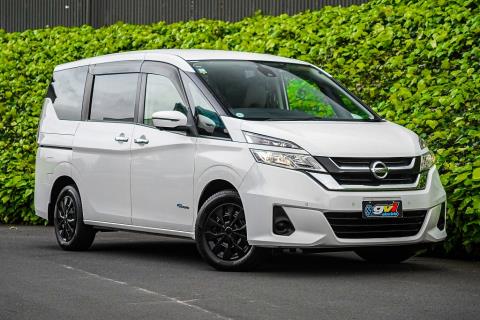 2016 Nissan Serena Van - Thumbnail
