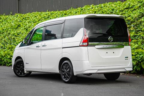 2016 Nissan Serena Van - Thumbnail