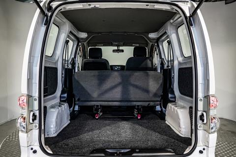 2017 Nissan e-NV200 5 Seater - Thumbnail