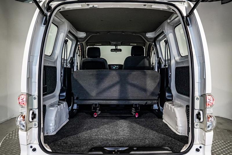2017 Nissan e-NV200 5 Seater