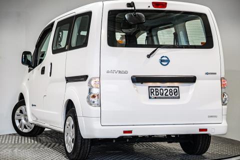 2017 Nissan e-NV200 5 Seater - Thumbnail