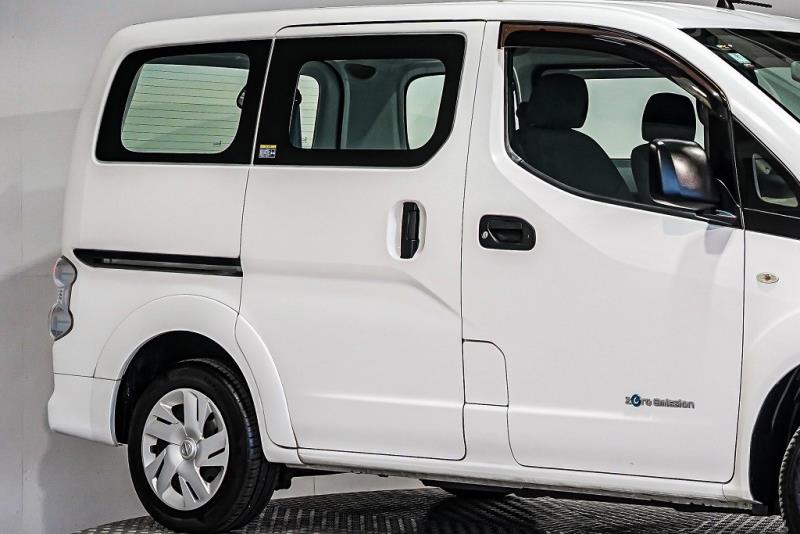 2017 Nissan e-NV200 5 Seater