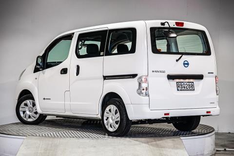 2017 Nissan e-NV200 5 Seater - Thumbnail