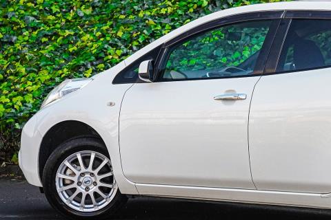 2015 Nissan Leaf 24S Gen 2 - Thumbnail