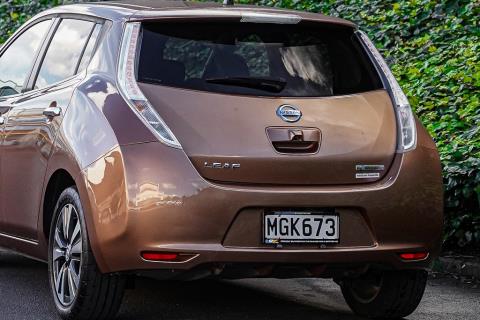 2017 Nissan Leaf 30X - Thumbnail