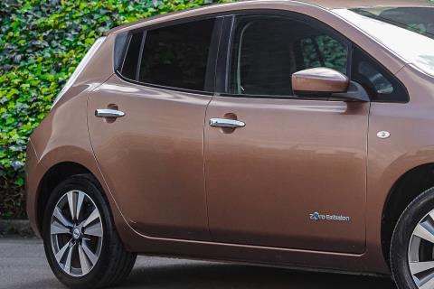 2017 Nissan Leaf 30X - Thumbnail