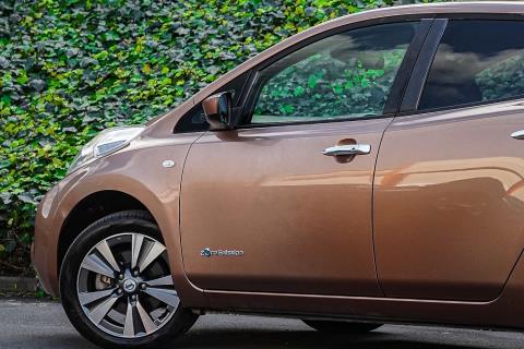 2017 Nissan Leaf 30X - Thumbnail