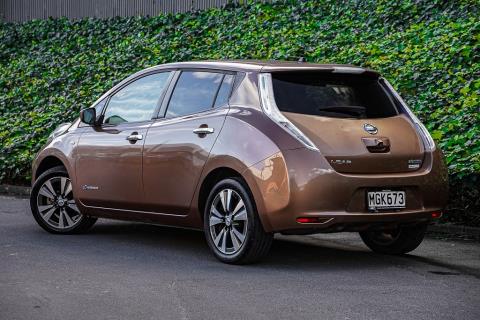 2017 Nissan Leaf 30X - Thumbnail