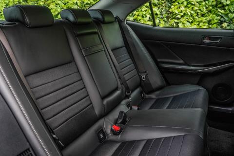 2014 Lexus IS 300h Hybrid - Thumbnail