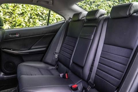 2014 Lexus IS 300h Hybrid - Thumbnail