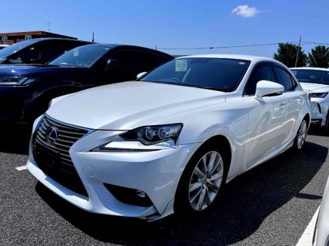 2014 Lexus IS 300h - Thumbnail