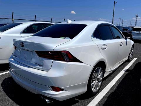 2014 Lexus IS 300h - Thumbnail