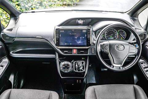 2016 Toyota Esquire Xi / Voxy / Noah - Thumbnail