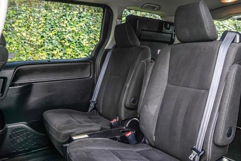 2016 Toyota Esquire Xi / Voxy / Noah - Thumbnail