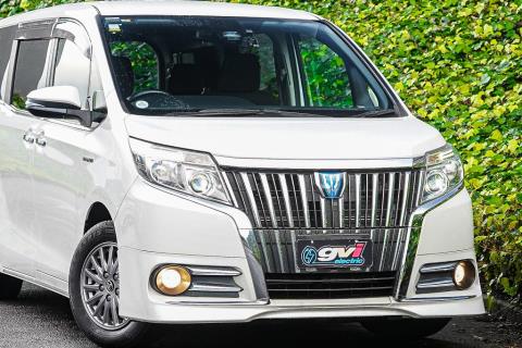 2016 Toyota Esquire Xi / Voxy / Noah - Thumbnail