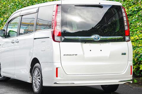 2016 Toyota Esquire Xi / Voxy / Noah - Thumbnail