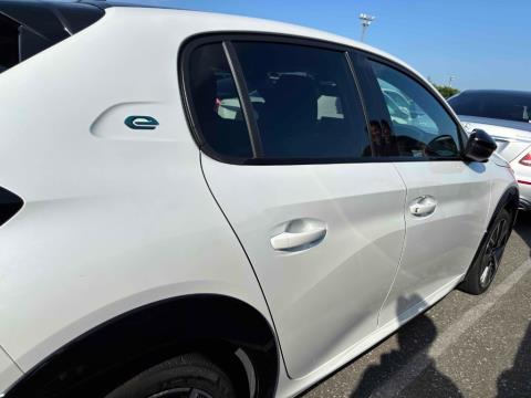 2021 Peugeot e-208 GT Line Electric - Thumbnail