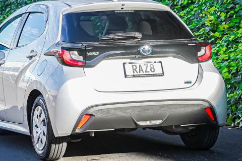 2020 Toyota Yaris Hybrid - Thumbnail