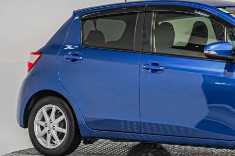 2017 Toyota Vitz Hybrid / Yaris - Thumbnail