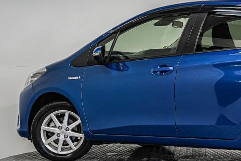 2017 Toyota Vitz Hybrid / Yaris - Thumbnail
