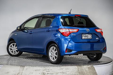 2017 Toyota Vitz Hybrid / Yaris - Thumbnail