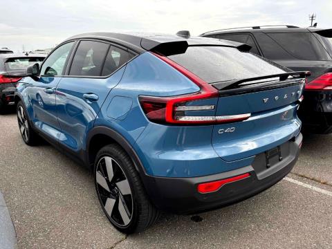 2022 Volvo eC40 Recharge Ultimate R8 - Thumbnail