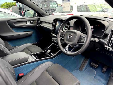 2022 Volvo eC40 Recharge Ultimate R8 - Thumbnail