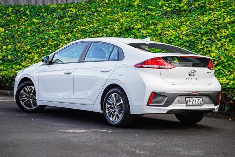 2022 Hyundai Ioniq PHEV Gen 2 - Thumbnail