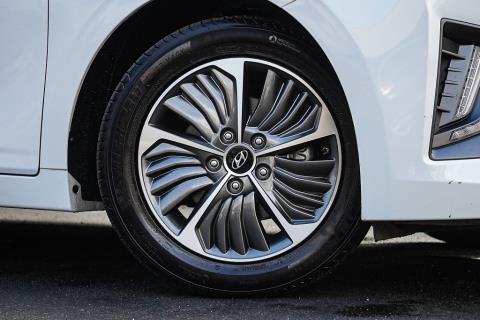 2022 Hyundai Ioniq PHEV Gen 2 - Thumbnail