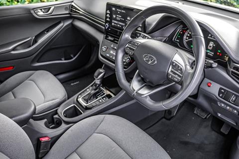 2022 Hyundai Ioniq PHEV Gen 2 - Thumbnail