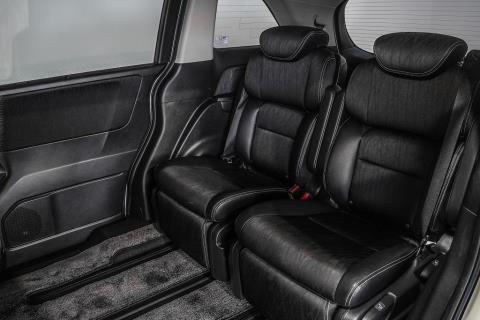 2017 Honda Odyssey Absolute Hybrid S - Thumbnail