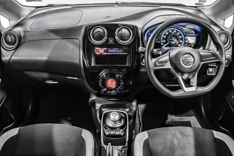 2018 Nissan Note E-Power X - Thumbnail