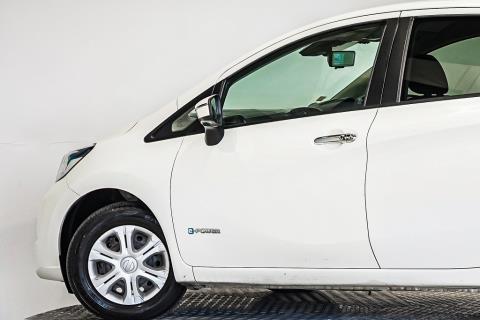 2018 Nissan Note E-Power X - Thumbnail