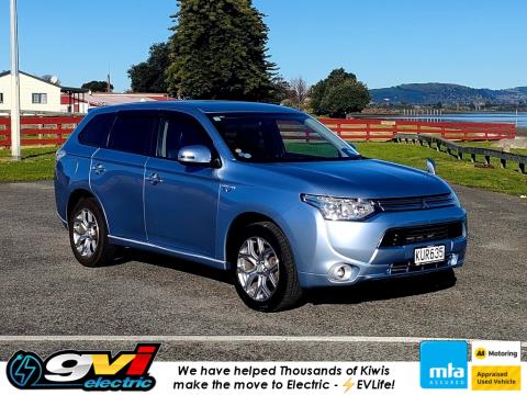 2013 Mitsubishi Outlander PHEV 4WD - Thumbnail