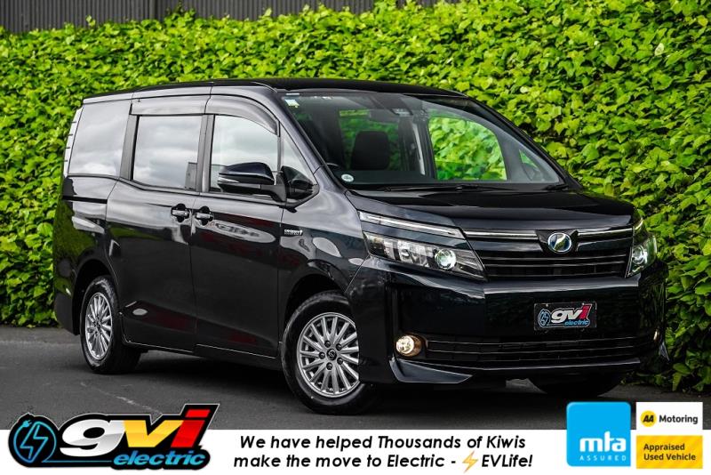2017 Toyota Voxy Hybrid / Noah