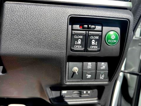 2017 Honda Odyssey Hybrid Absolute - Thumbnail