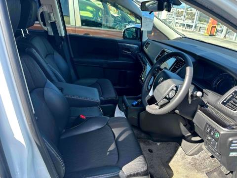 2017 Honda Odyssey Hybrid Absolute - Thumbnail