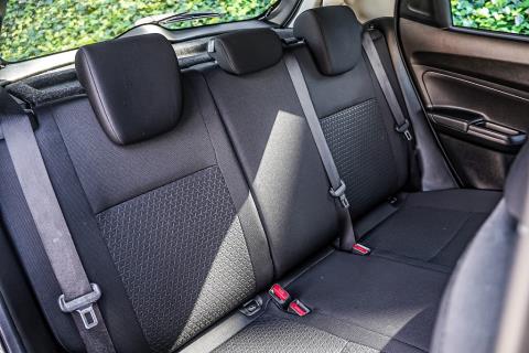 2023 Suzuki Swift GLX Hybrid - Thumbnail