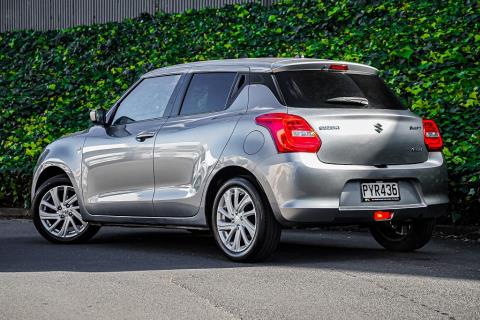2023 Suzuki Swift GLX Hybrid - Thumbnail