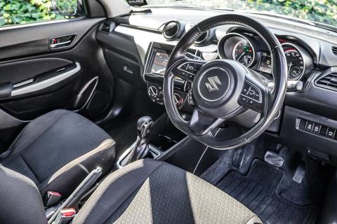 2023 Suzuki Swift GLX Hybrid - Thumbnail