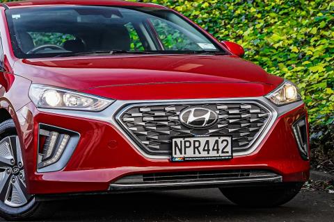 2021 Hyundai Ioniq Hybrid - Thumbnail