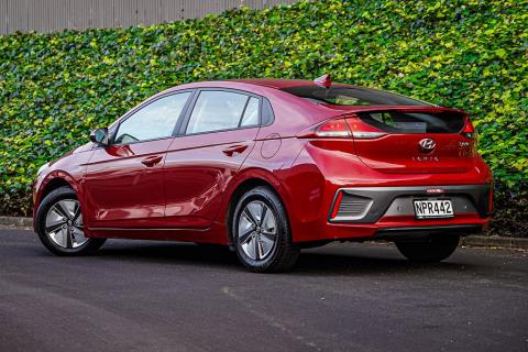 2021 Hyundai Ioniq Hybrid - Thumbnail