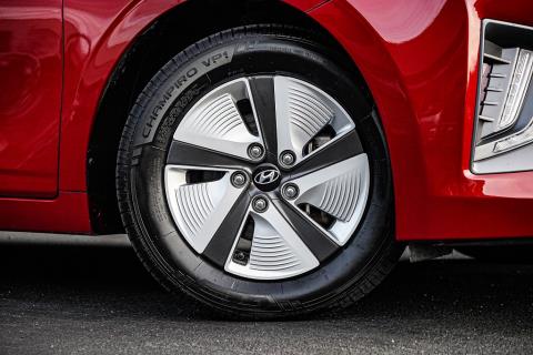2021 Hyundai Ioniq Hybrid - Thumbnail