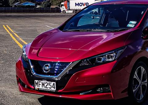 2017 Nissan Leaf 40G 90% SOH - Thumbnail